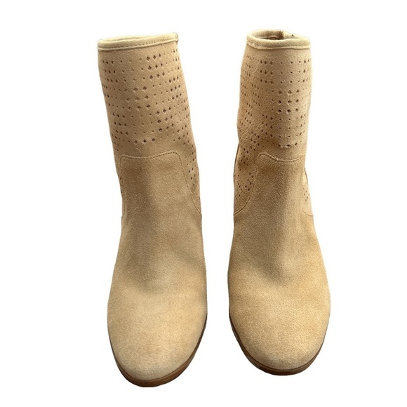 NWT Enzo Angiolini‎ Tan Suede Heel Ankle Pull-on Boots Size 6 Beige Color - Picture 5 of 8
